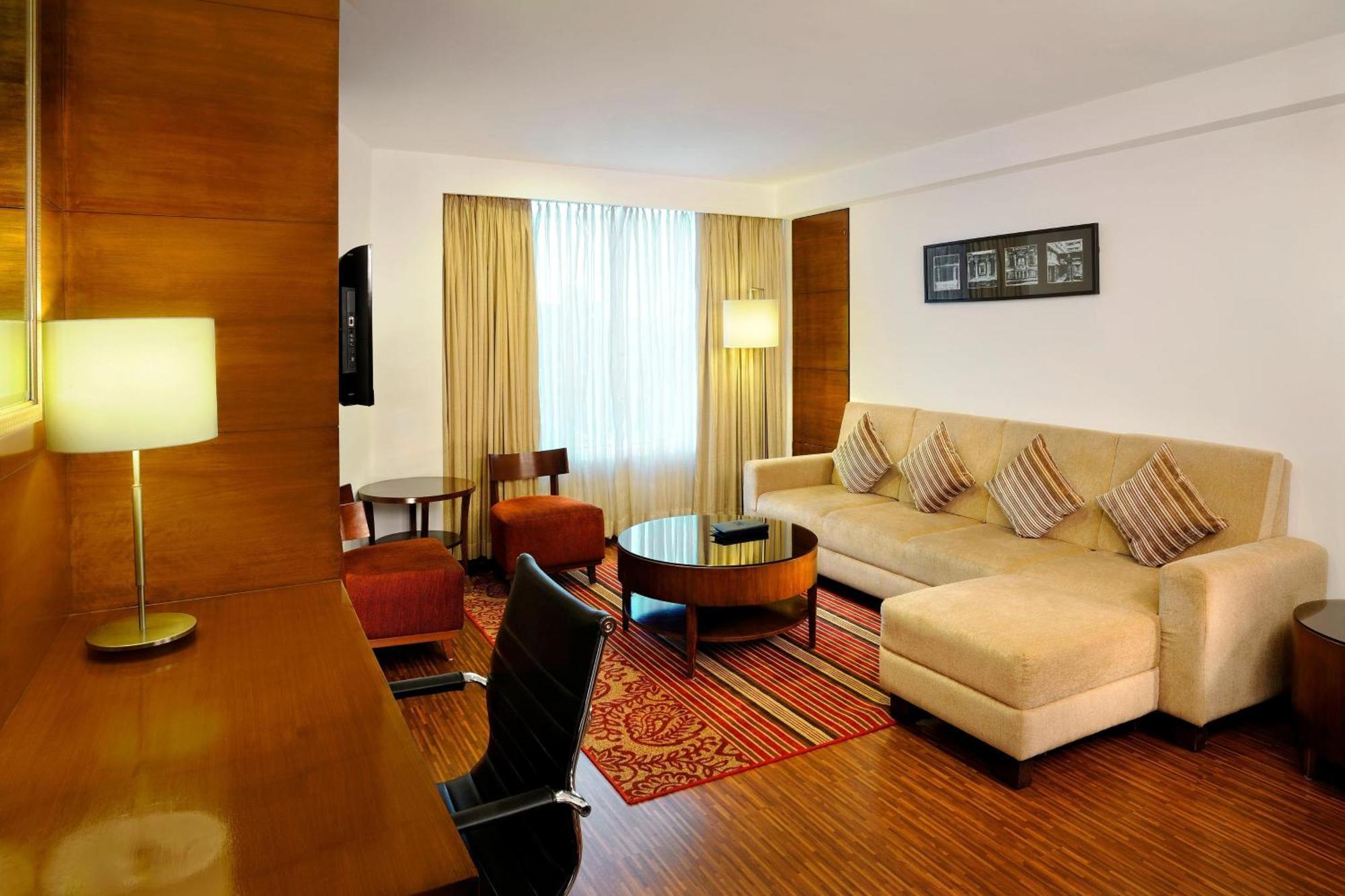 Four Points By Sheraton Ahmedabad Exterior foto